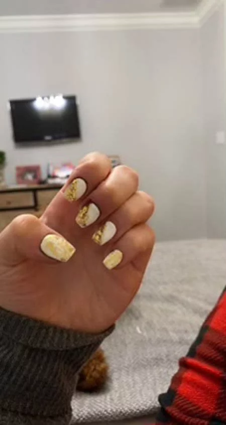 gold-funkelnde-nagel-38_4-14 Злато блясък нокти